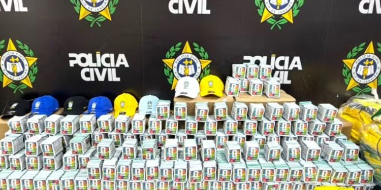 figurinhas copa falsificadas