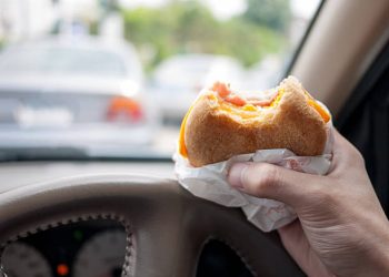 lanche carro multa comer
