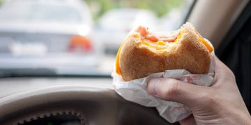 lanche carro multa comer