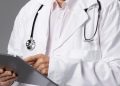 médico