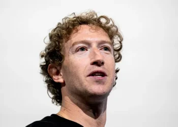 mark zuckenberg meta whatsapp