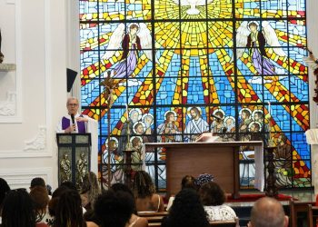 igreja deus religião