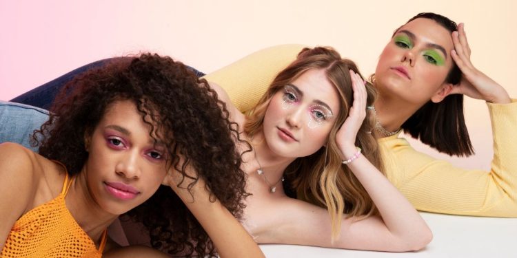 meninas com diferentes tipo de cabelo