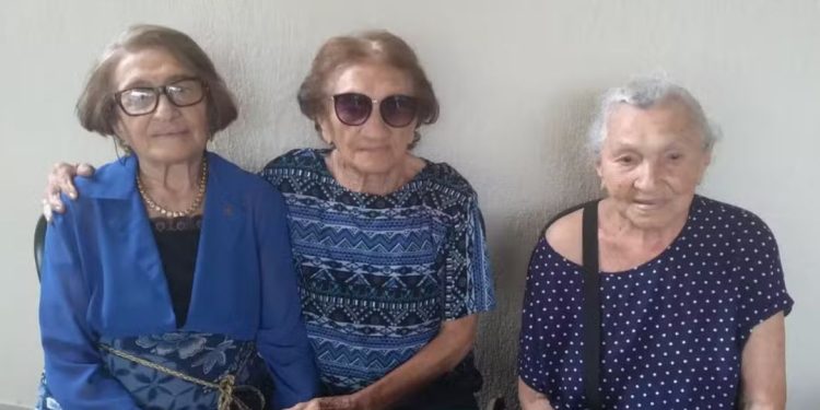 três irmãs mais velhas