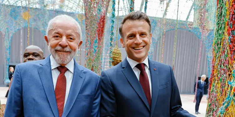 Lula e o presidente da França, Emmanuel Macron (Foto: Ricardo Stuckert/PR)