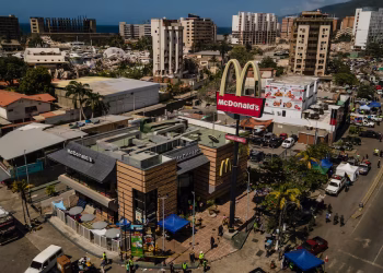 mc donalds hospital venezuela terremoto
