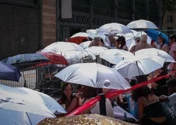 calor pessoas jogo copa