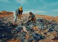 Deserto do Atacama recebe milhões de peças de roupa descartadas (Foto: Divulgação)