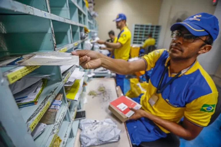 correios demissão