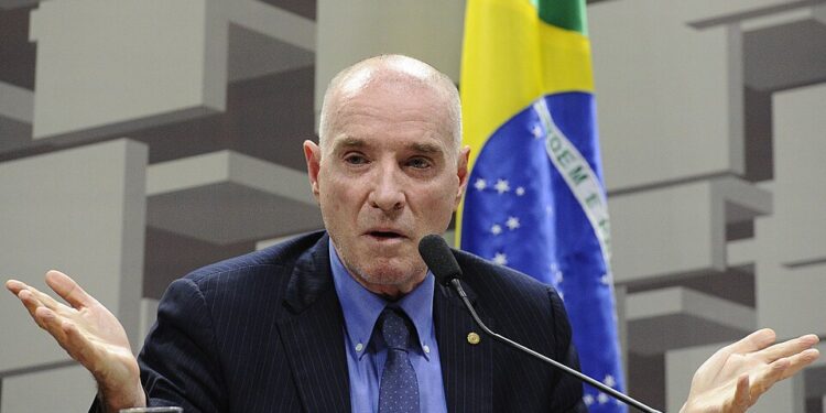 Eike batista vendia seguros porta