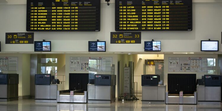 Brasileiros pretendem viajar recebem comunicado