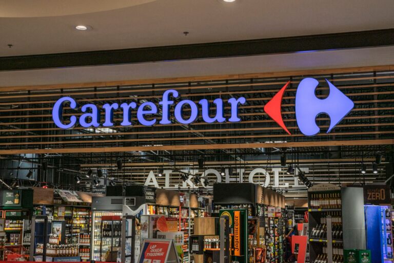 Carrefour decide vender supermercados brasil