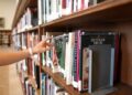 Coletores lixo começam guardar livros