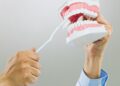 Dentista revela erro gente comete