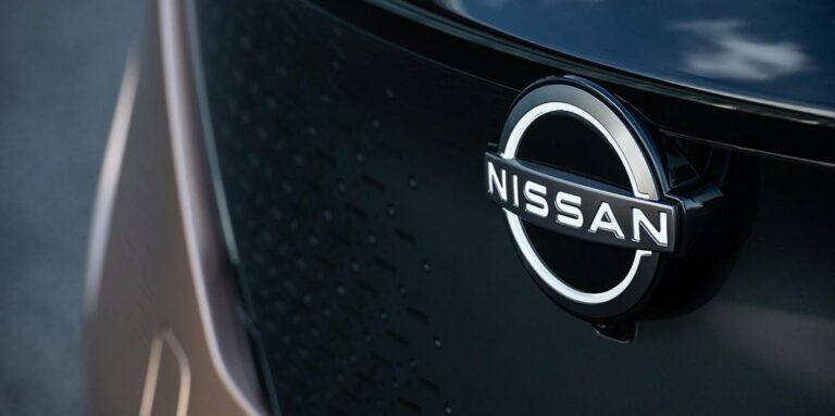 nissan carro