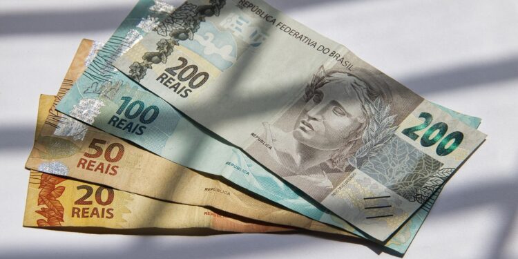 Trabalhou dinheiro receber média perto