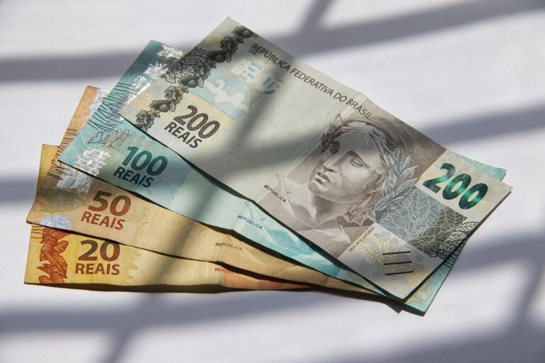 Trabalhou dinheiro receber média perto