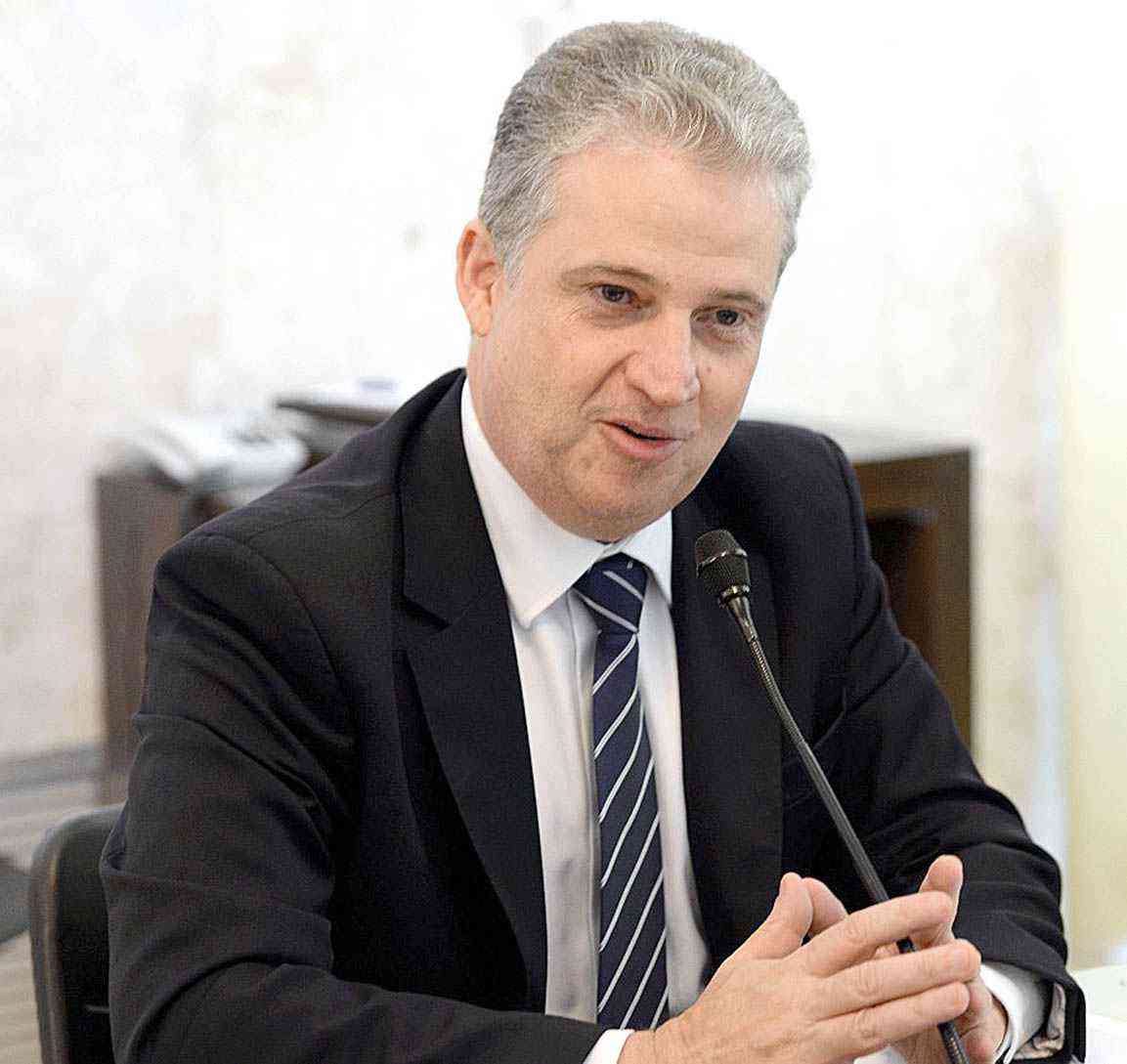 Adalclever vai disputar o governo de MG