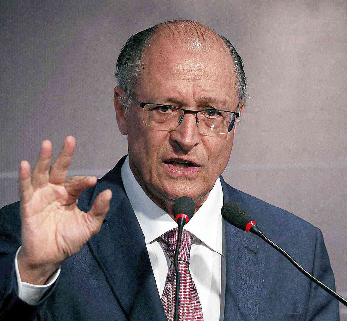 Presidenciáveis arrecadam R$ 95,5 milhões