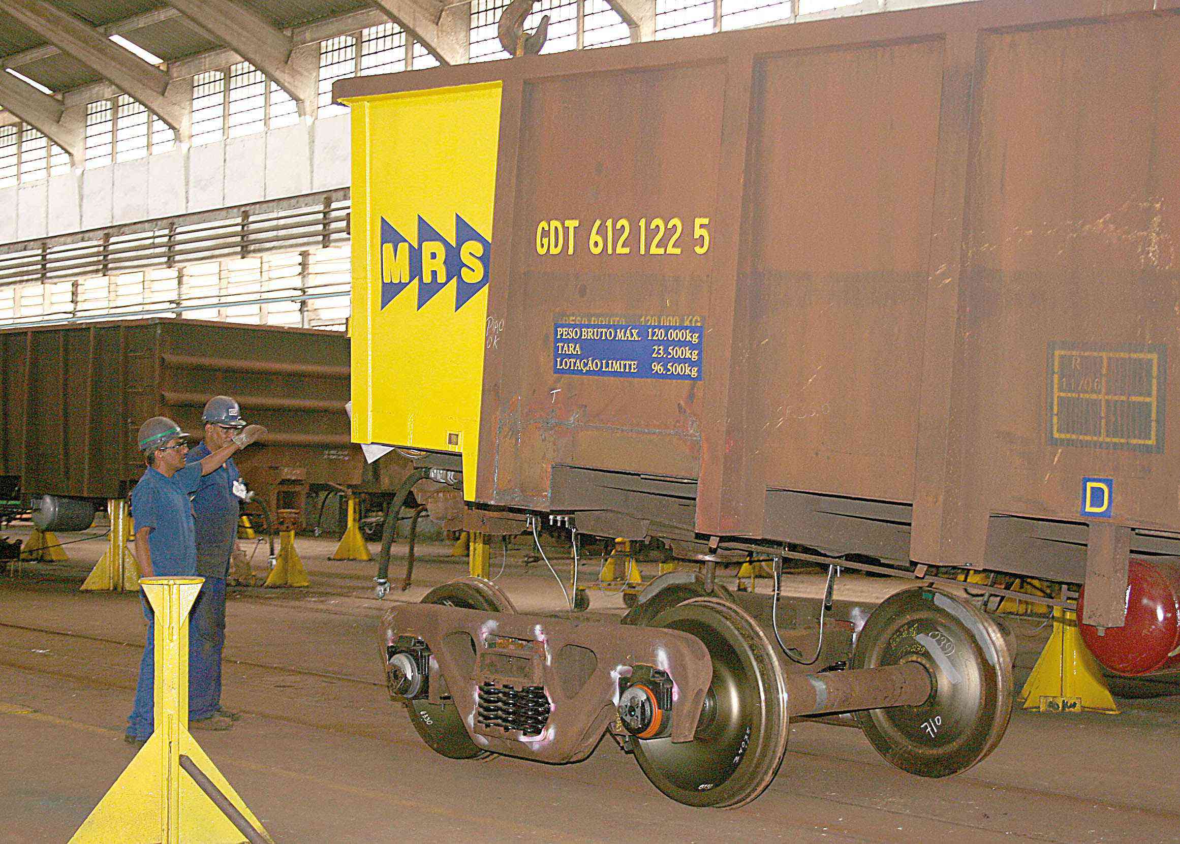 Transporte de contêineres pela MRS avança