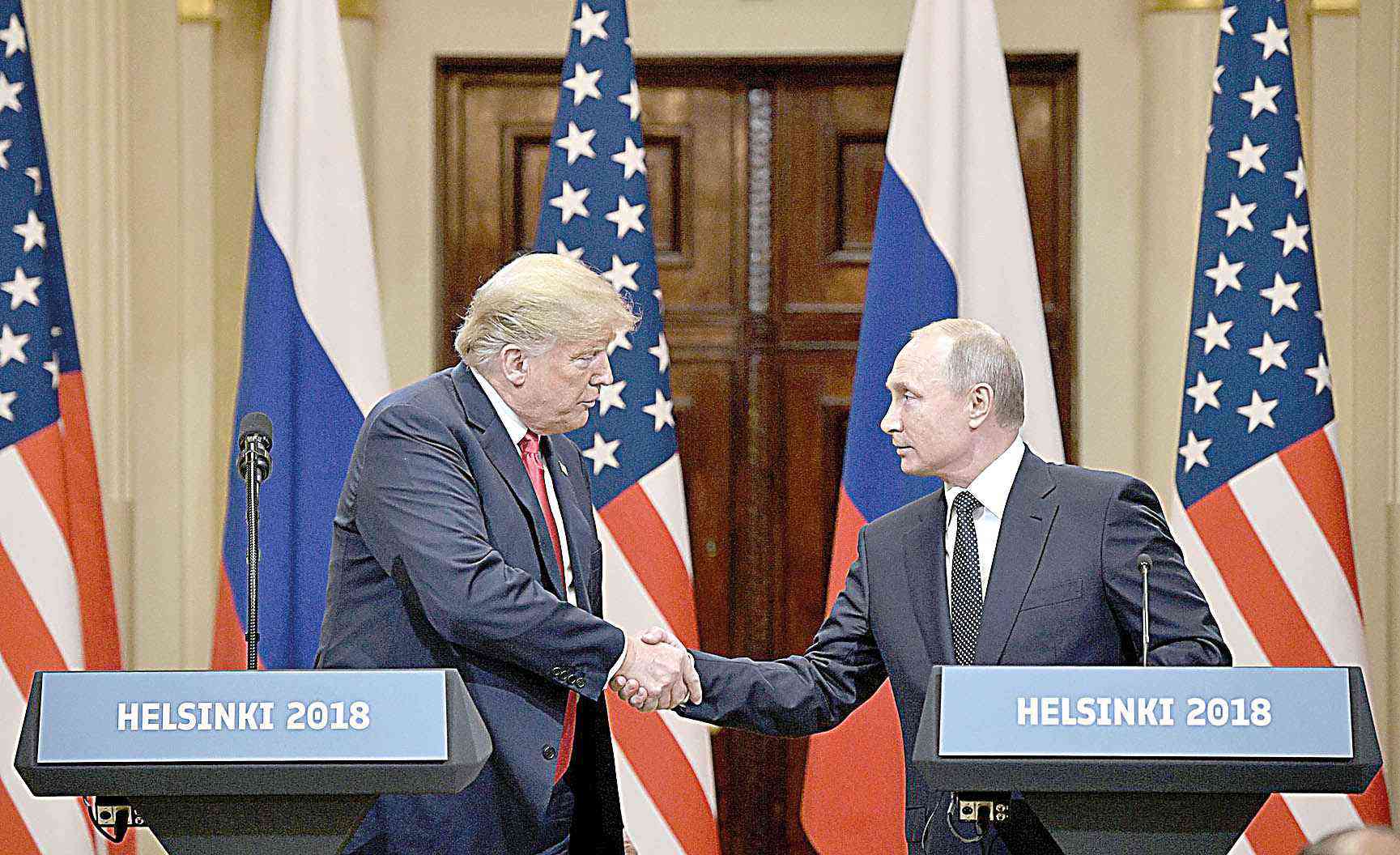 Trump ameaça Putin com tarifas e dá prazo de 100 dias para guerra acabar