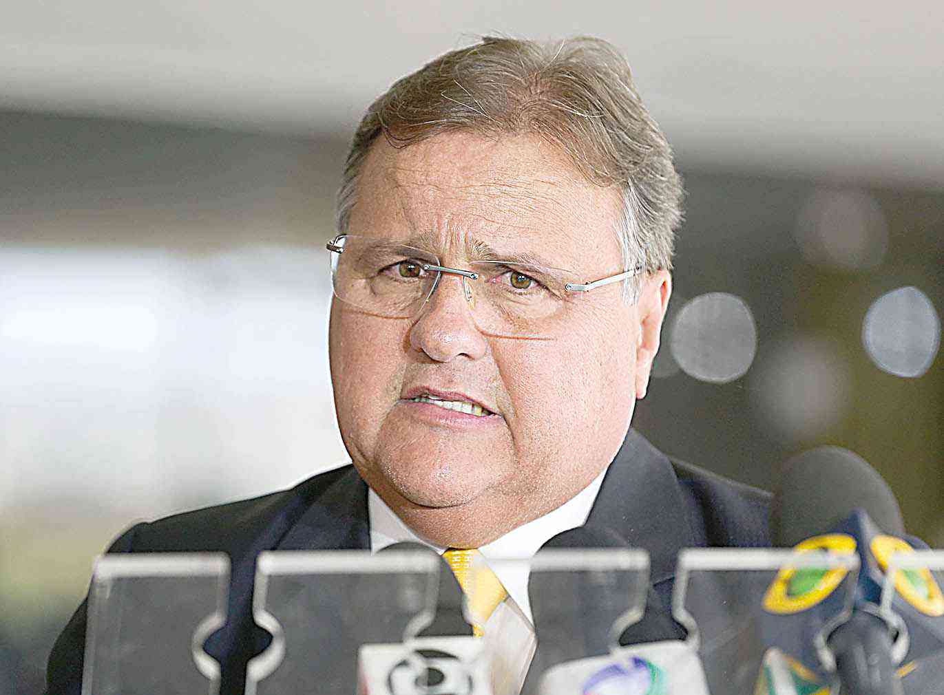 Deputados cassados recebem benefício