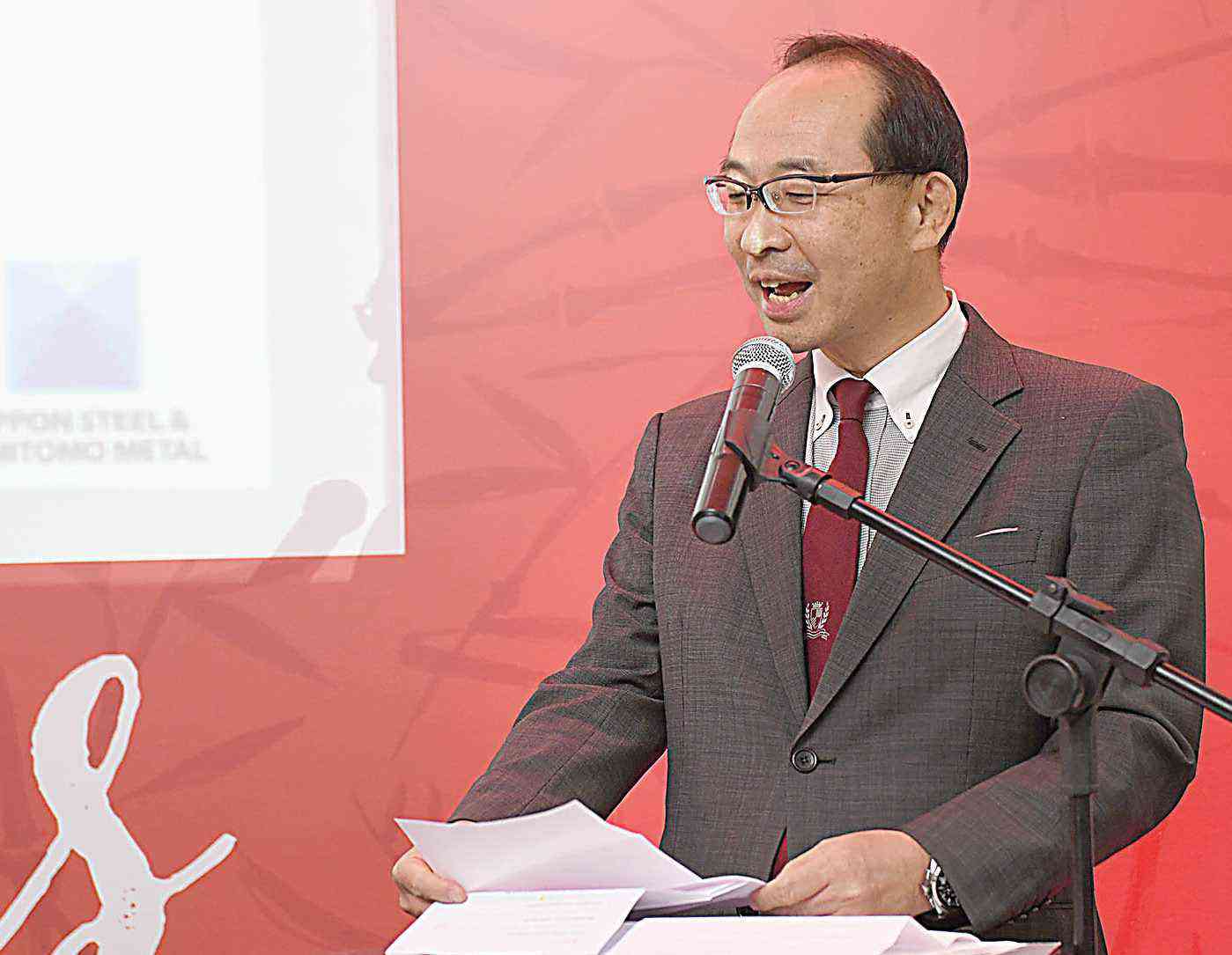 Egawa destaca a chegada dos japoneses, especialmente da Nippon, para a construção da primeira siderúrgica de Minas