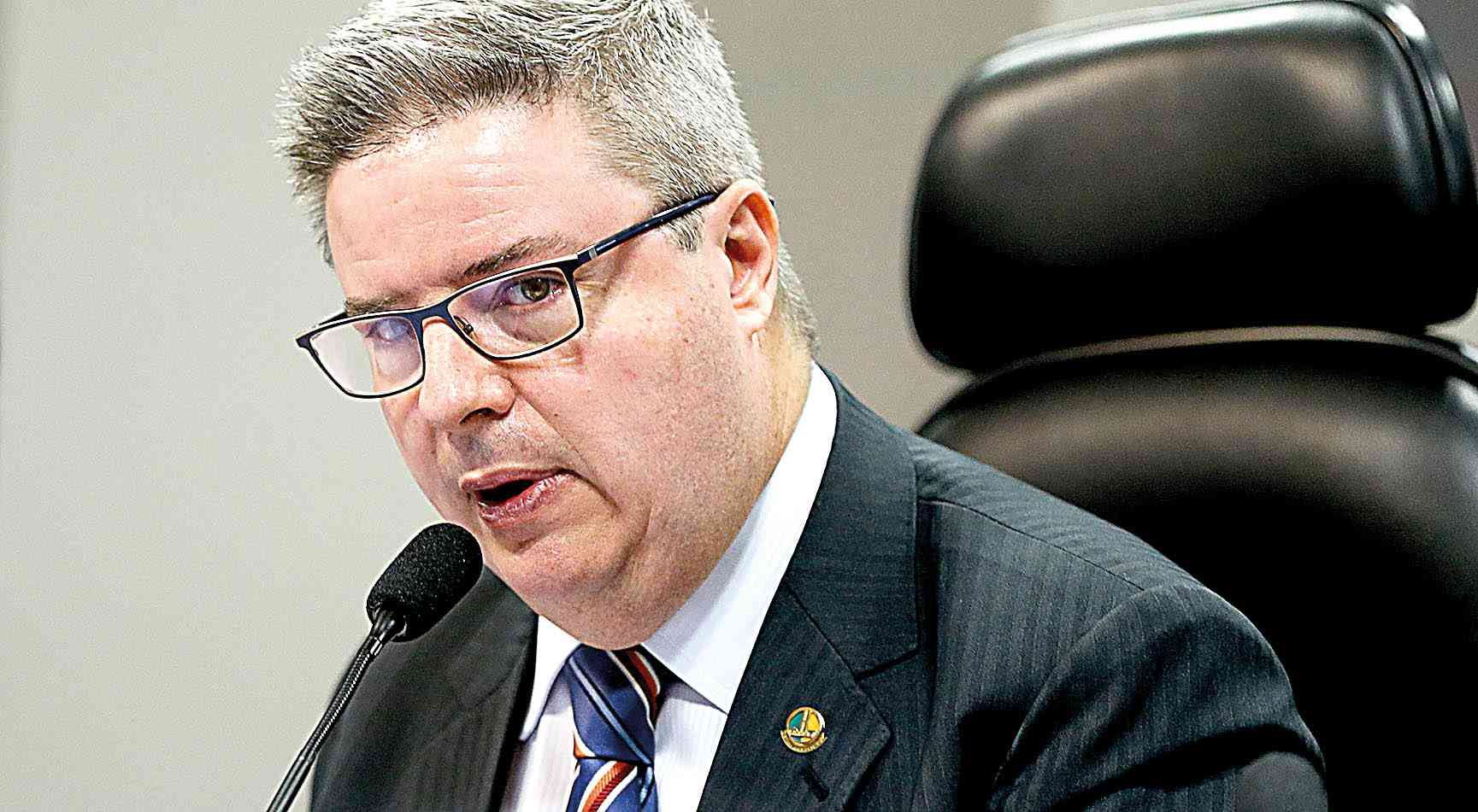 Anastasia está na frente em MG com 33%