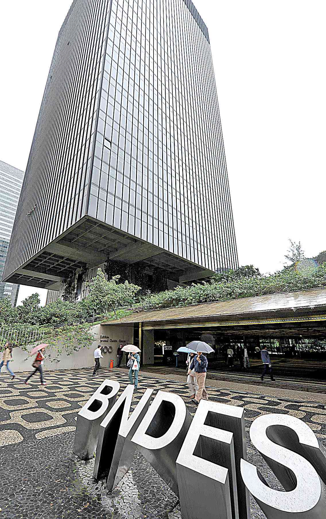 BNDES vai antecipar devolução de R$ 30 bilhões