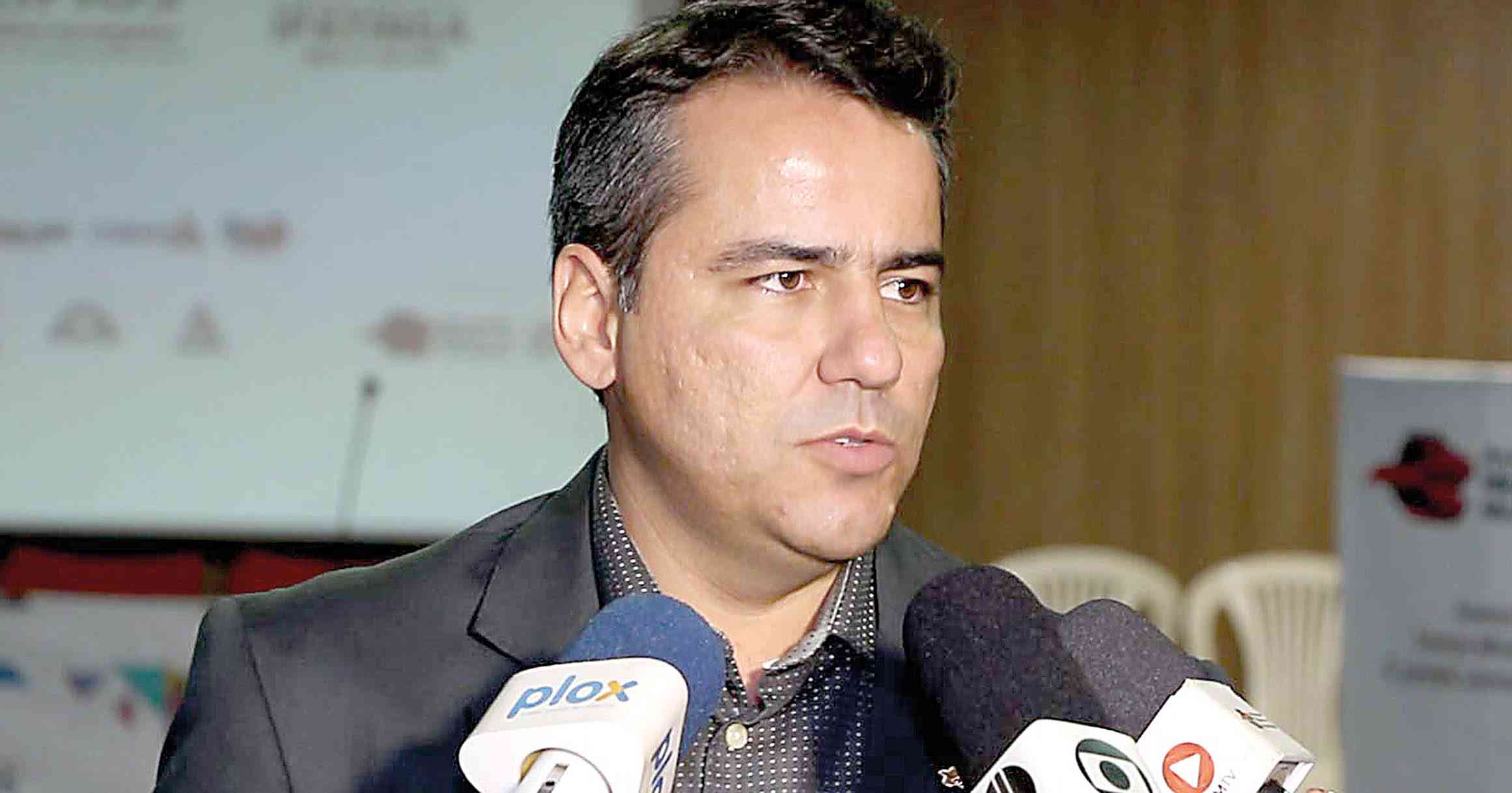 Servidores municipais têm 13º ameaçado