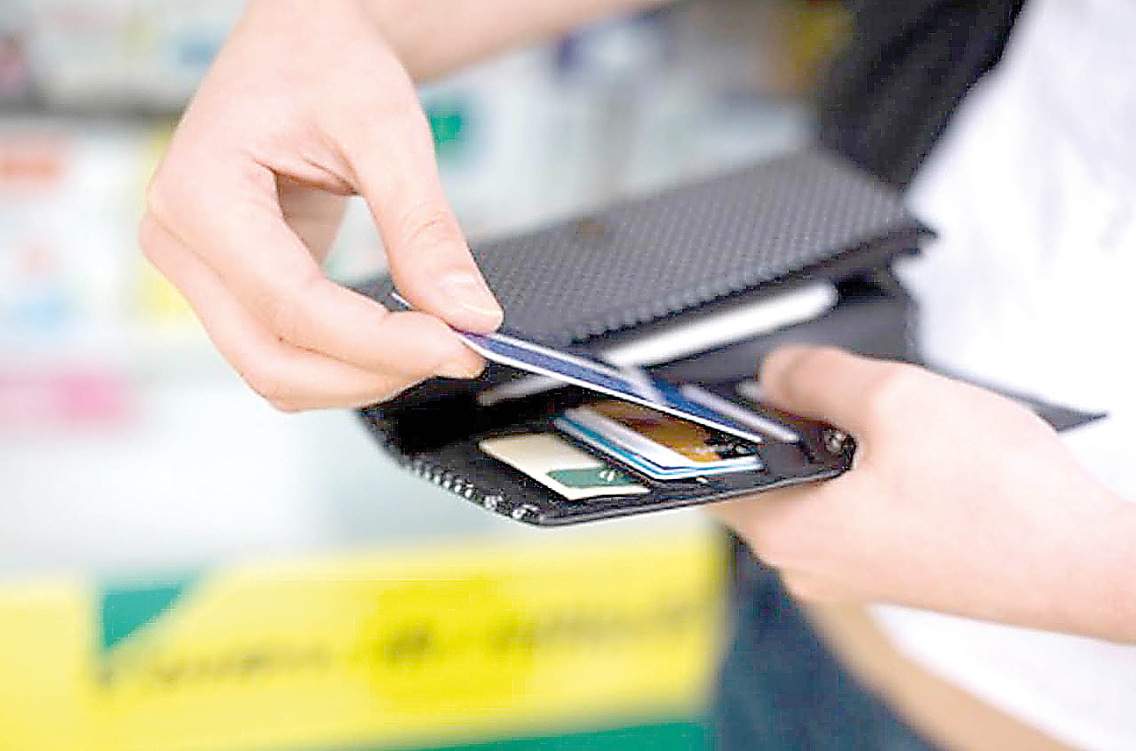 Taxa do rotativo do cartão chega a 274%