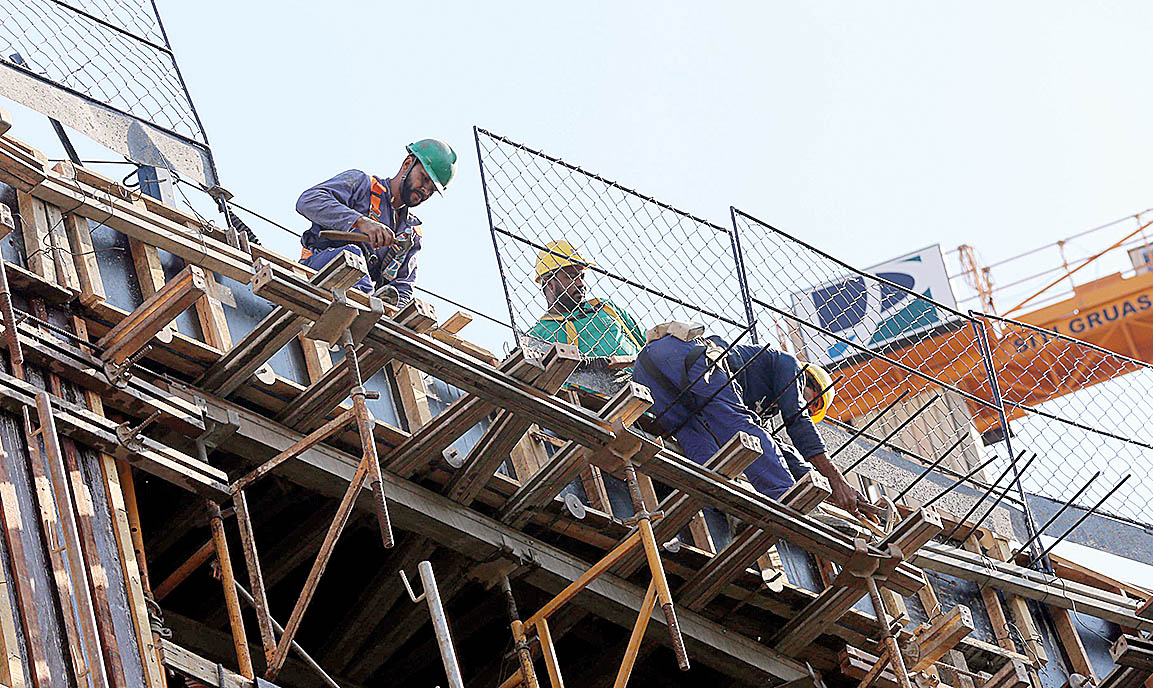 Produção e emprego na construção têm queda