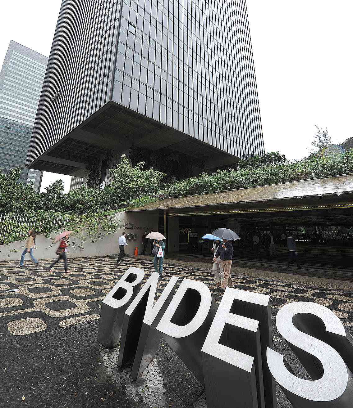 Vendas do BNDES precisarão de aval do Conselho