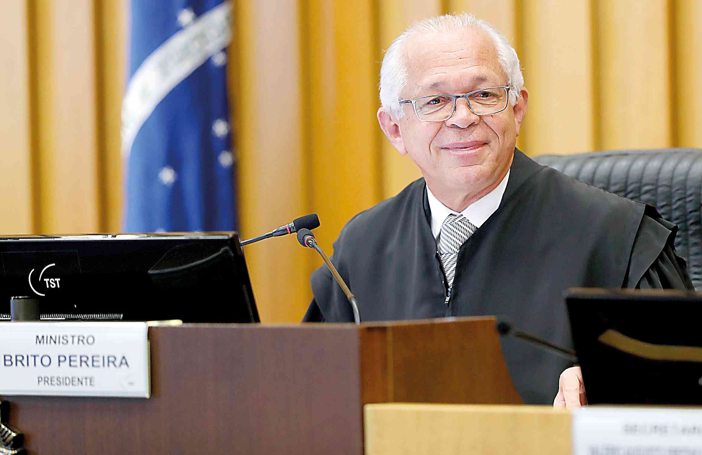 Empresas devem cumprir cotas de aprendizagem