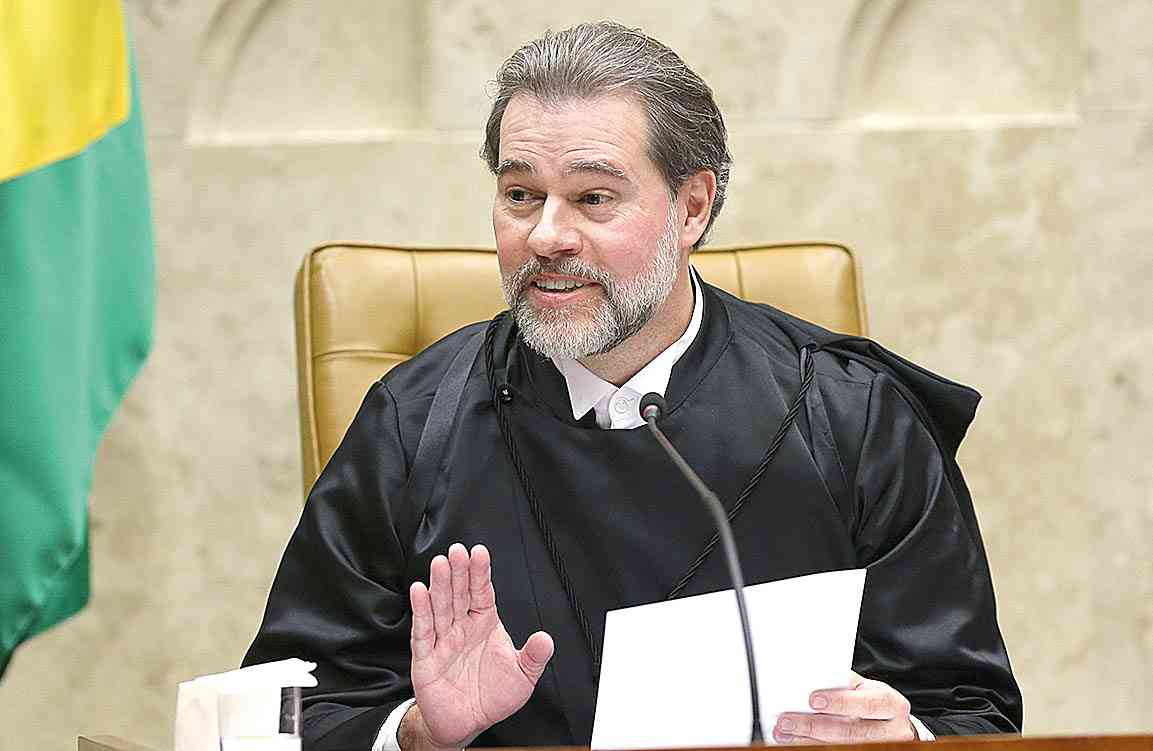 Ministros criticam propostas de fazer nova Constituição
