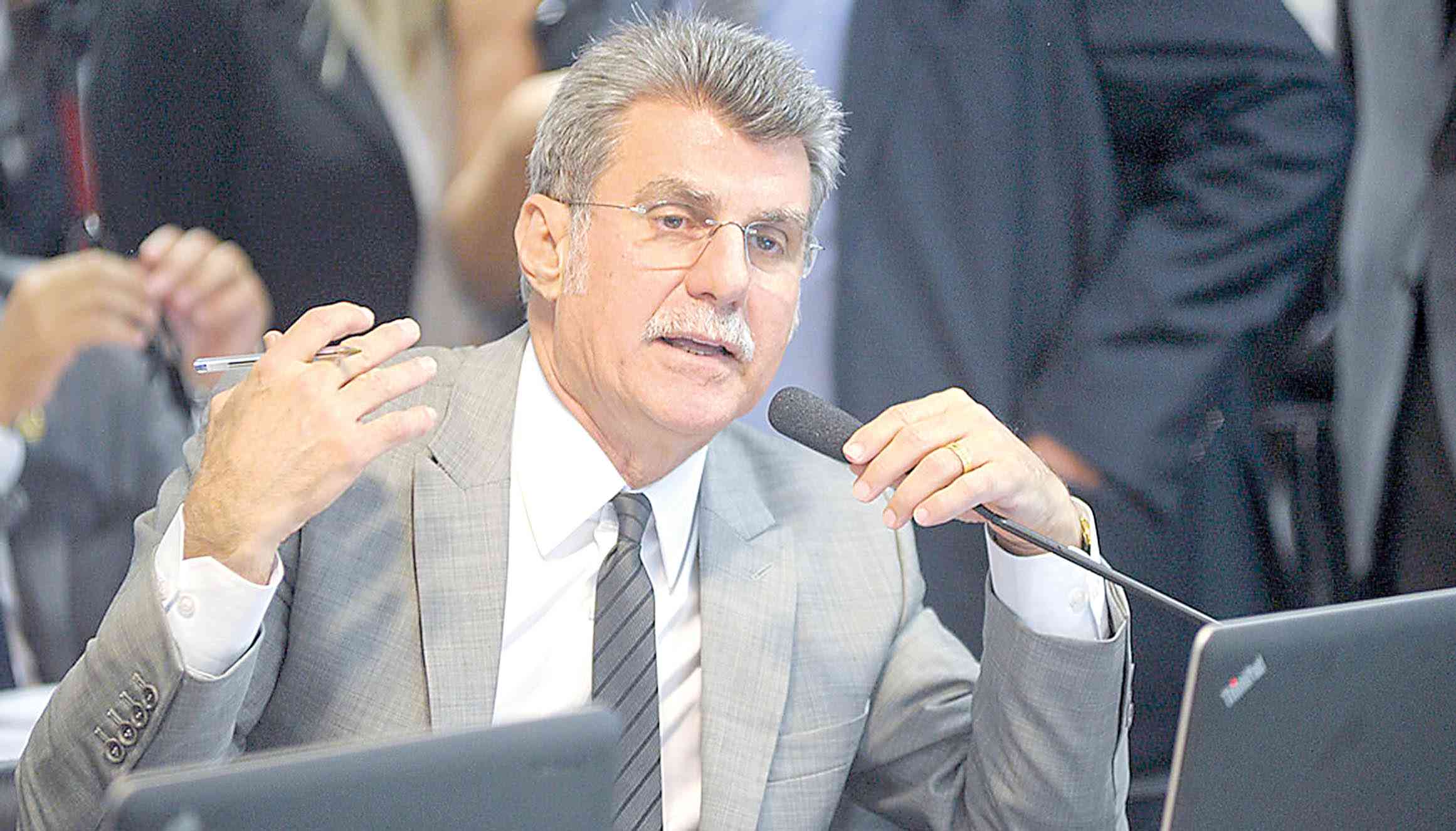 MDB decide ficar neutro na disputa presidencial
