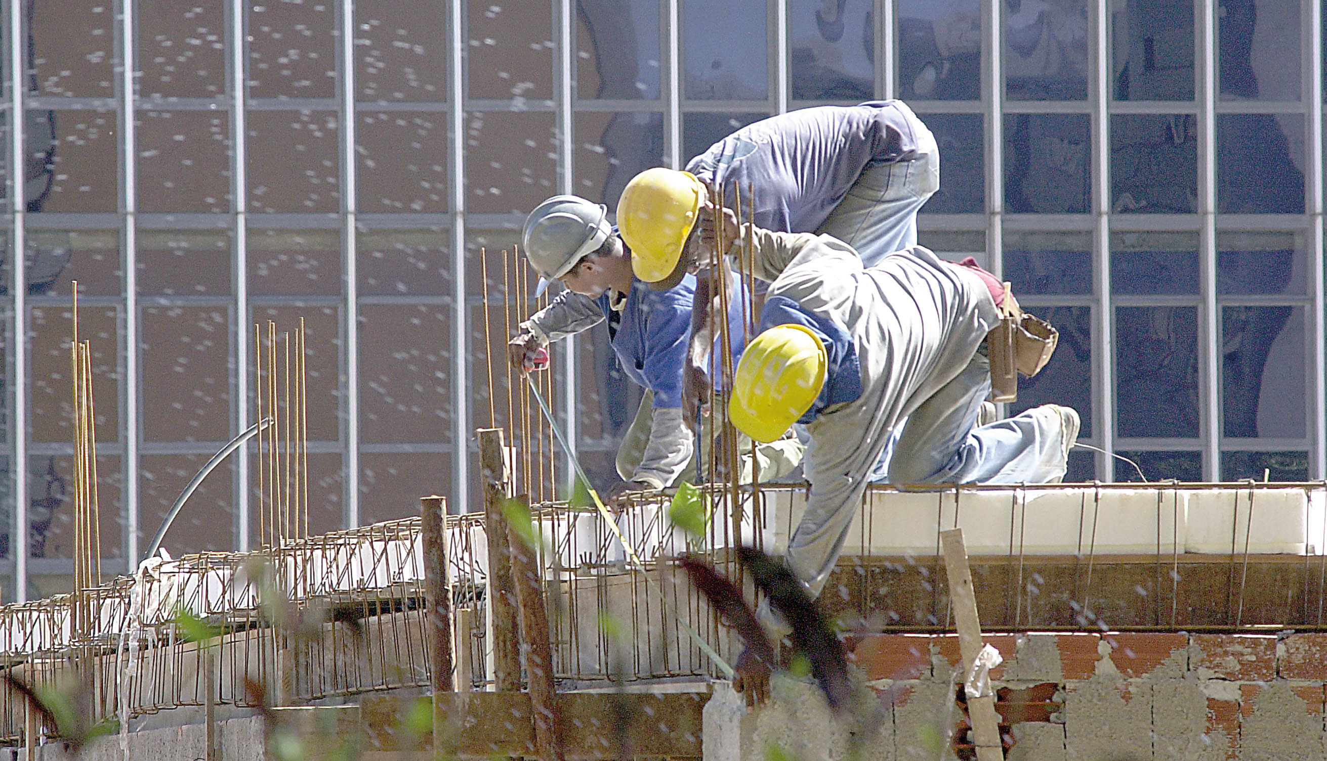 Criação de emprego formal em Minas cresce pelo nono mês