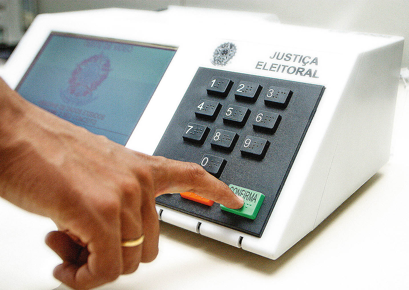Barreiras constitucionais para adiamento das eleições