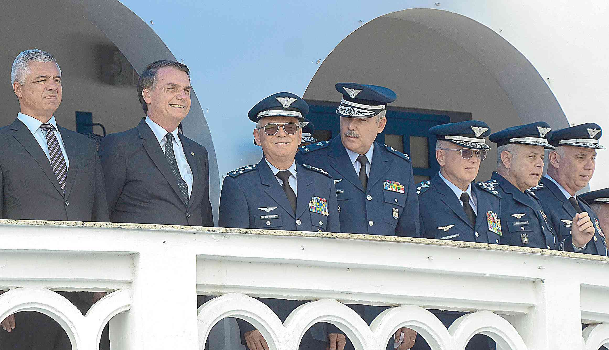 Bolsonaro confirma militar para o MME