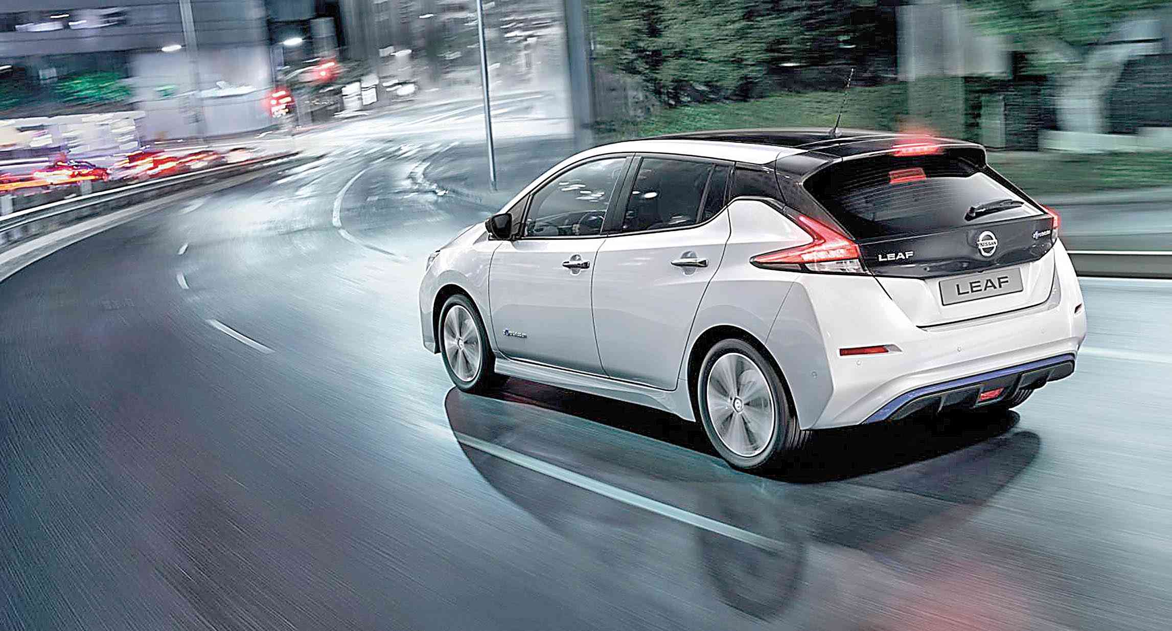 País contará com 3 carros elétricos em 2019