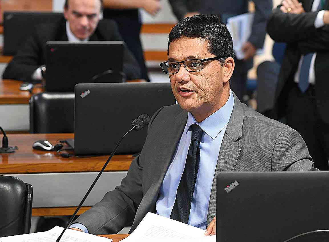 O relator Ricardo Ferraço defende a preservação da saúde da grávida e do nascituro - Foto: Marcos Oliveira/Agência Senado