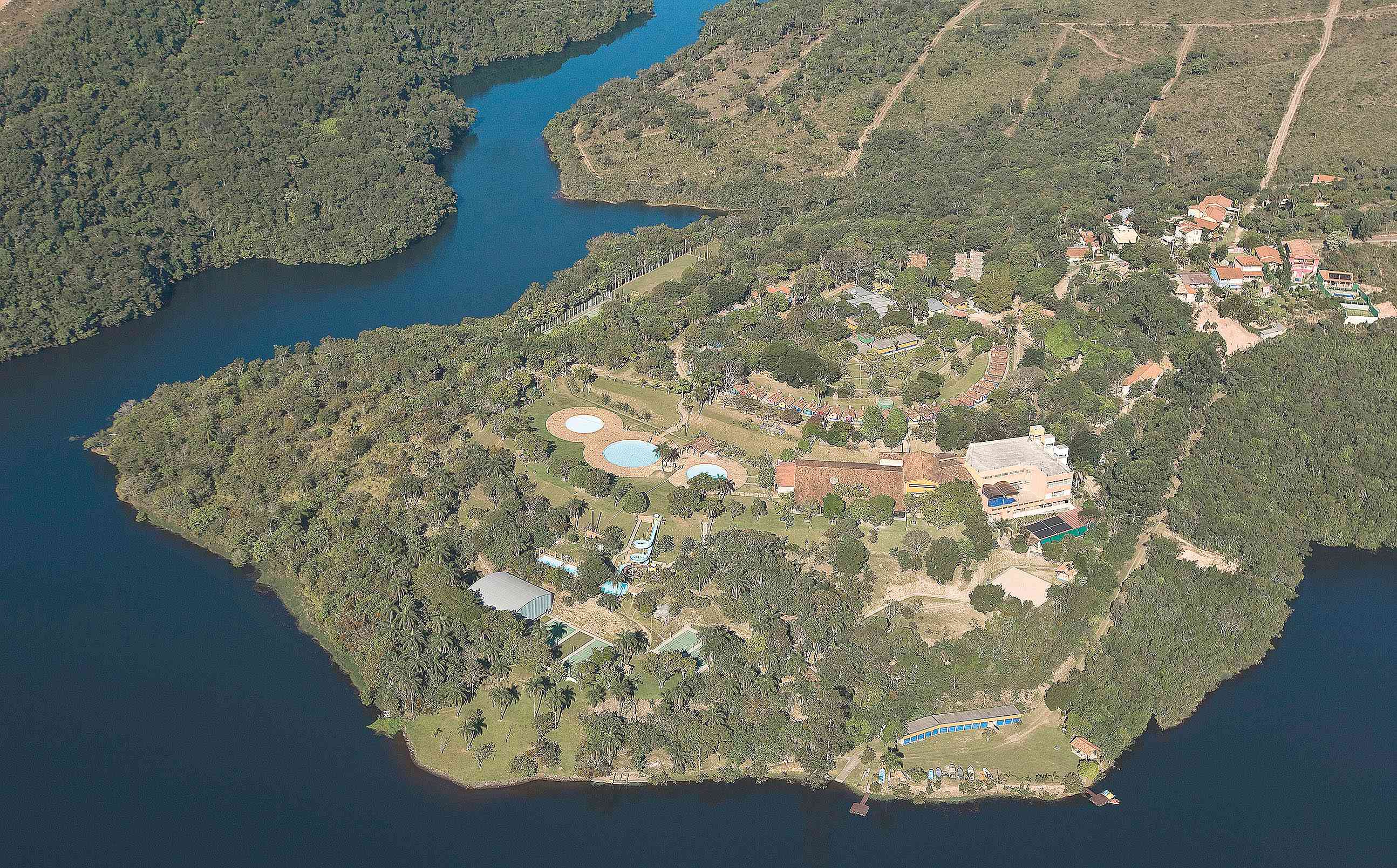 Itabirito inaugura projeto de unidades hoteleiras feitas em contêineres