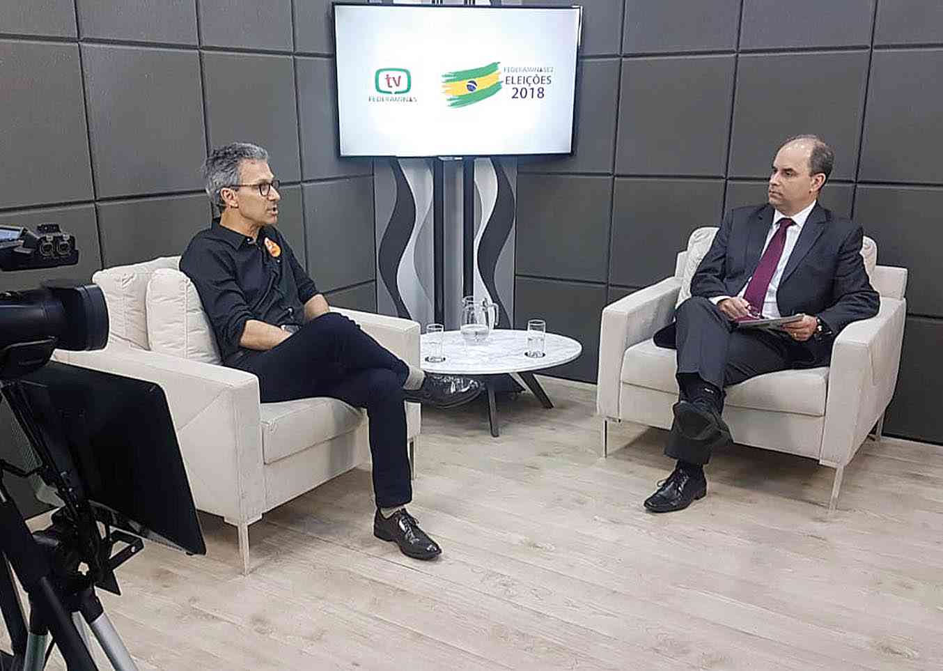 Zema diz que vai simplificar a vida do setor produtivo de MG