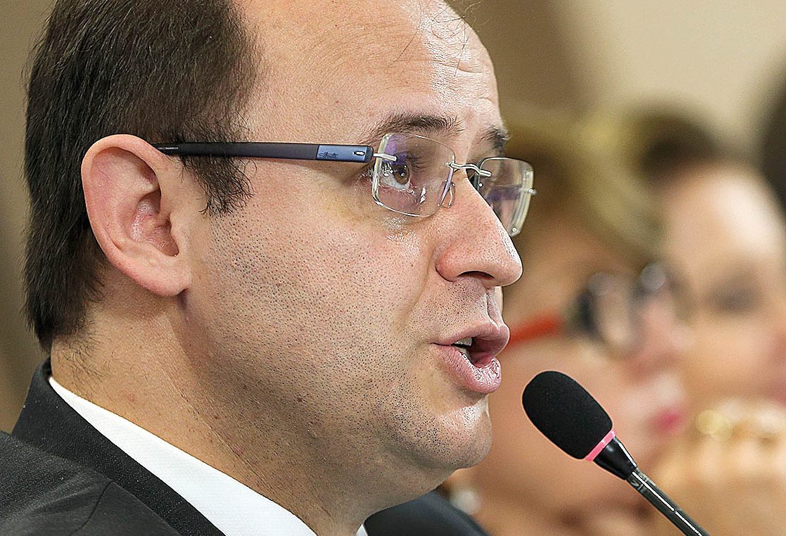 CNE fixa limites para oferta a distância do ensino médio