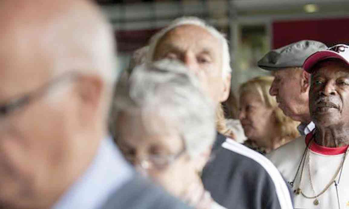 Estudo mostra que 43% dos idosos são responsáveis por sustento da família