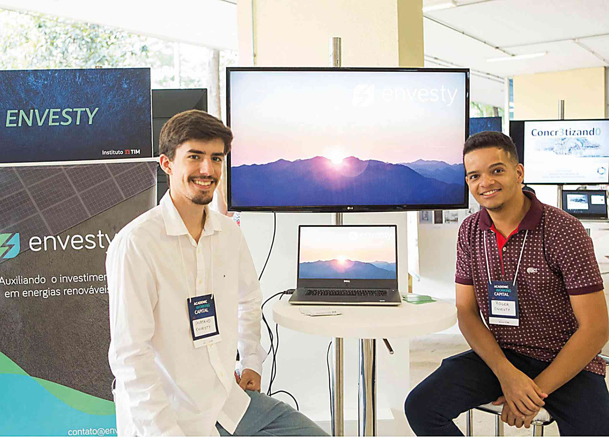 Gustavo Soares e Roger Santos: nossa missão, desde o início, foi tornar a energia solar mais acessível - Foto: Divulgação