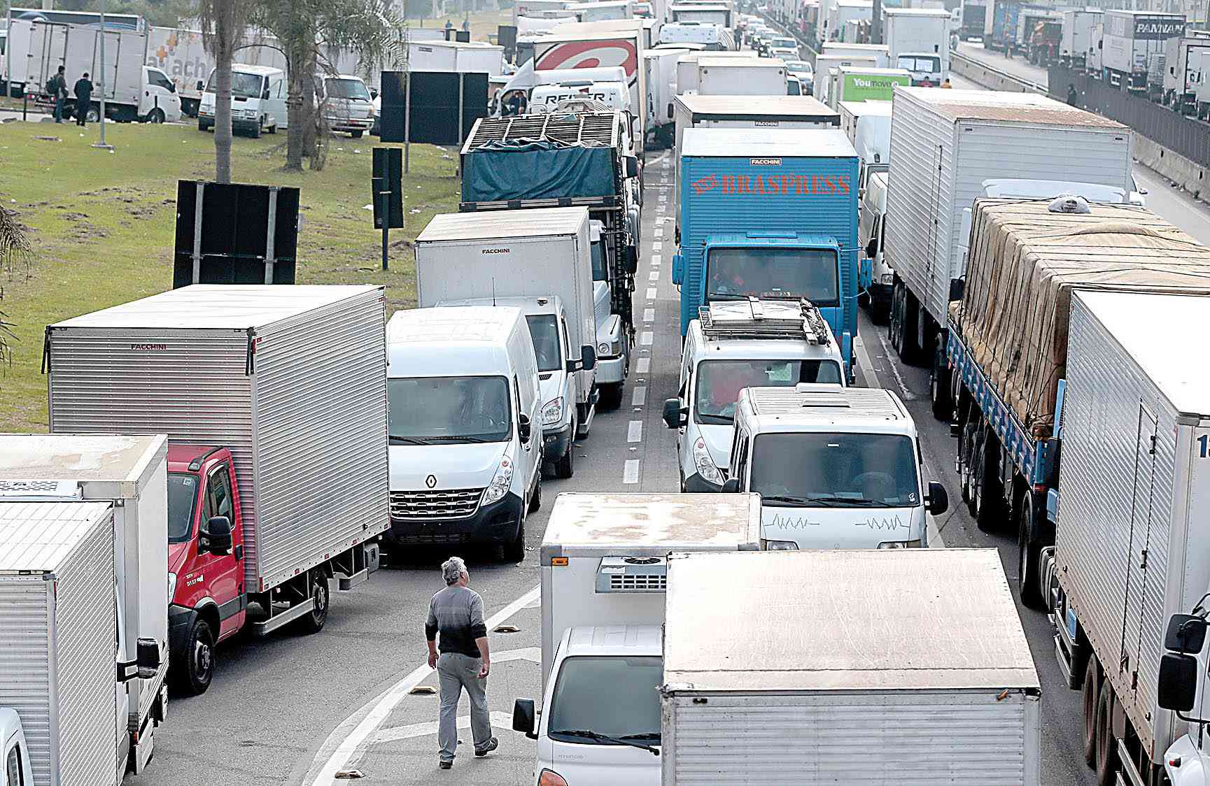Caminhoneiros podem retomar greve