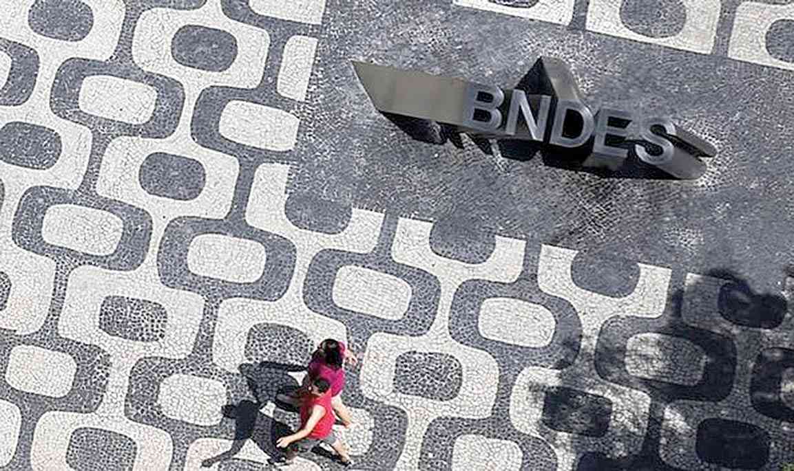 Desembolsos do BNDES têm queda de 2%