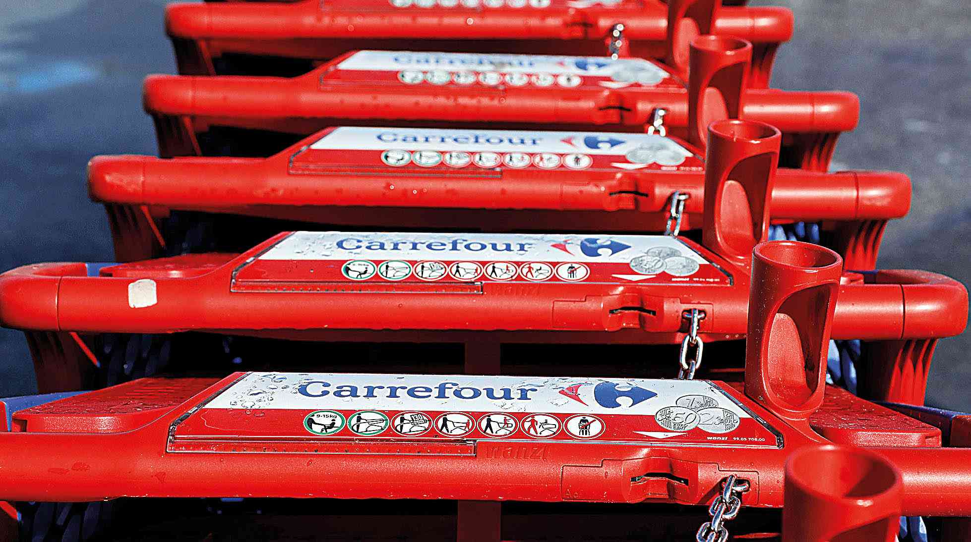 Carrefour sofre desaceleração, mas operação brasileira apresenta melhora