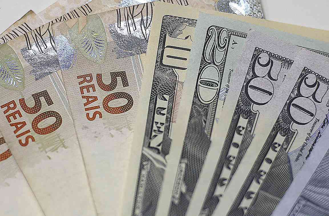 Dólar sobe 0,15% pressionado pelo cenário externo